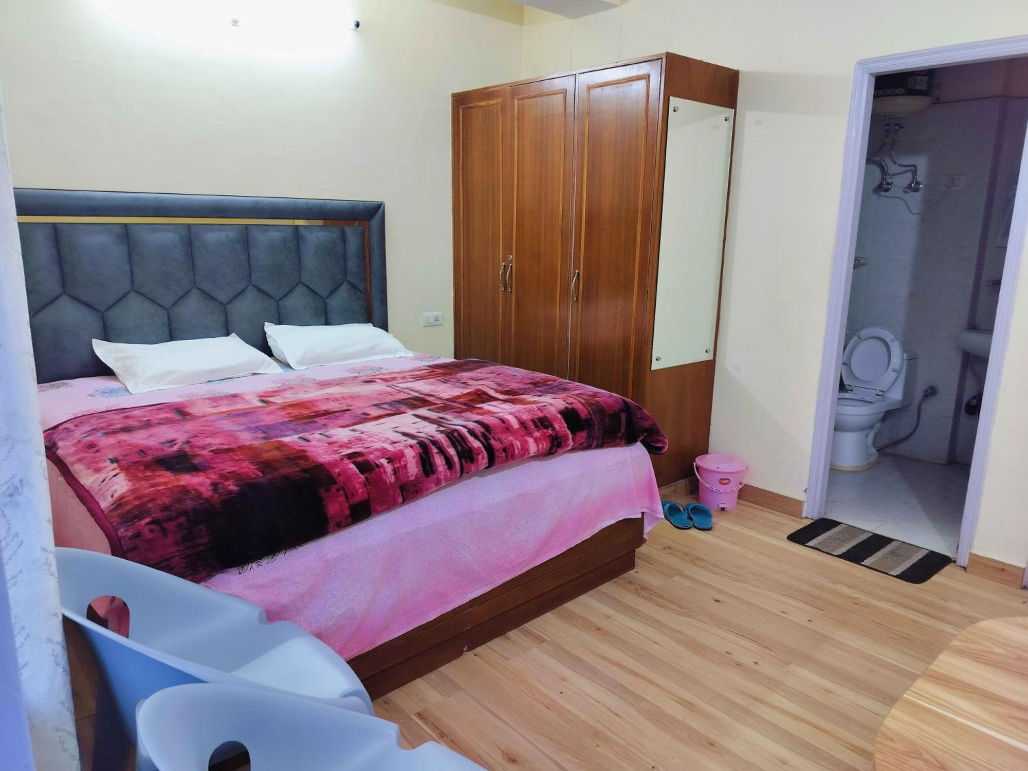Shimla Vibes B & B Free Pick And Drop From Isbt Shimla Buitenkant foto